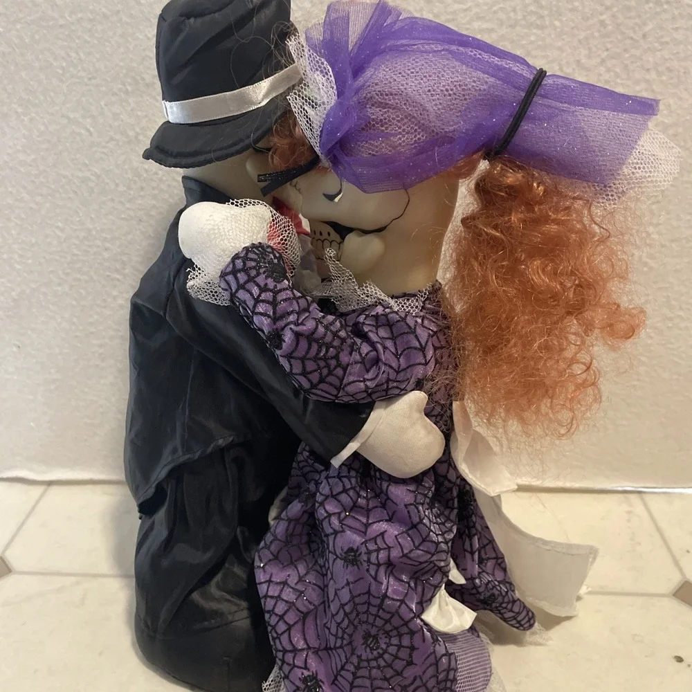 Vintage Newly Deads Animatronic Skeleton WORKS Bride Groom Halloween Singing 90s